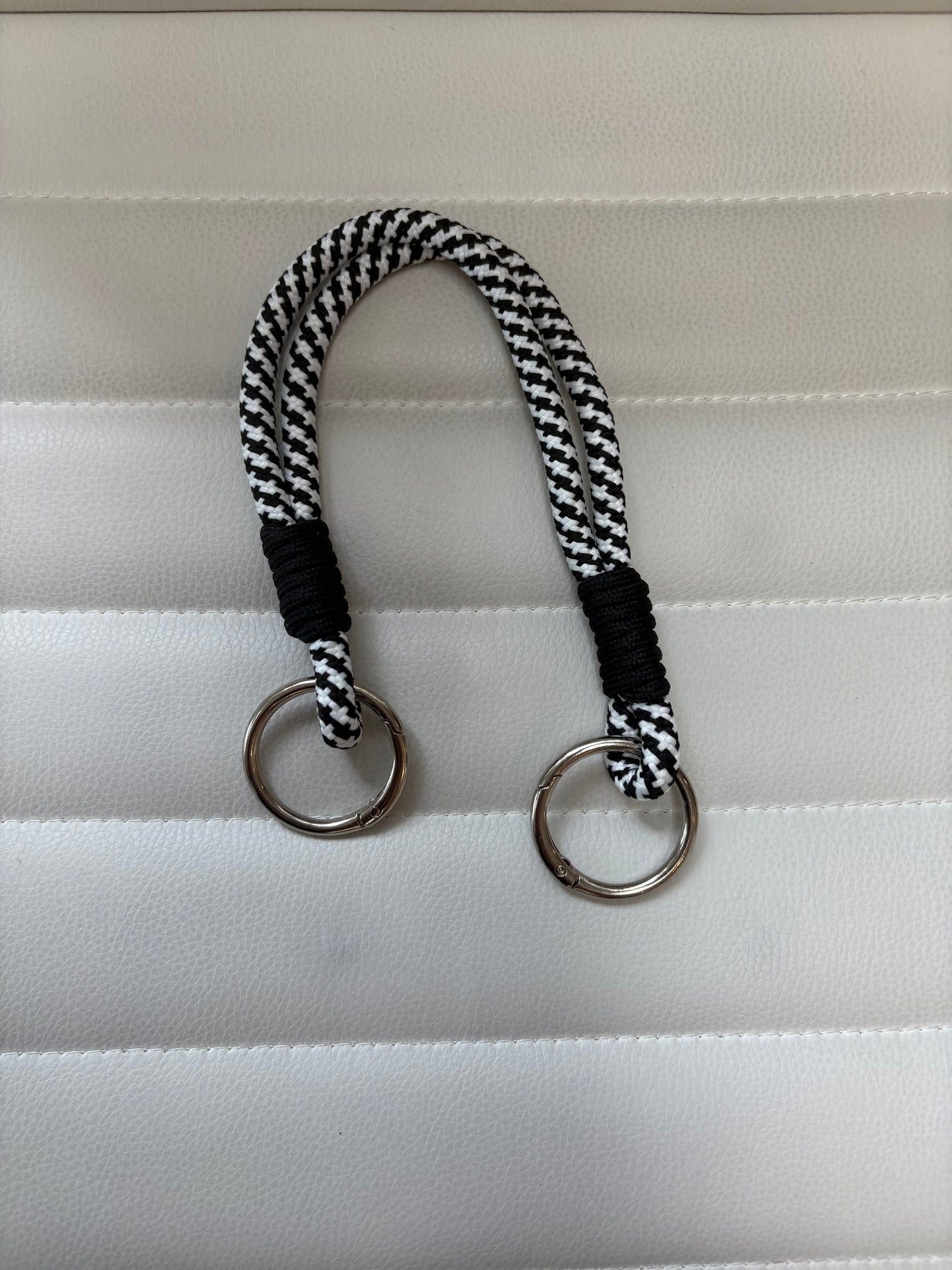 Black and White Clasp Cord