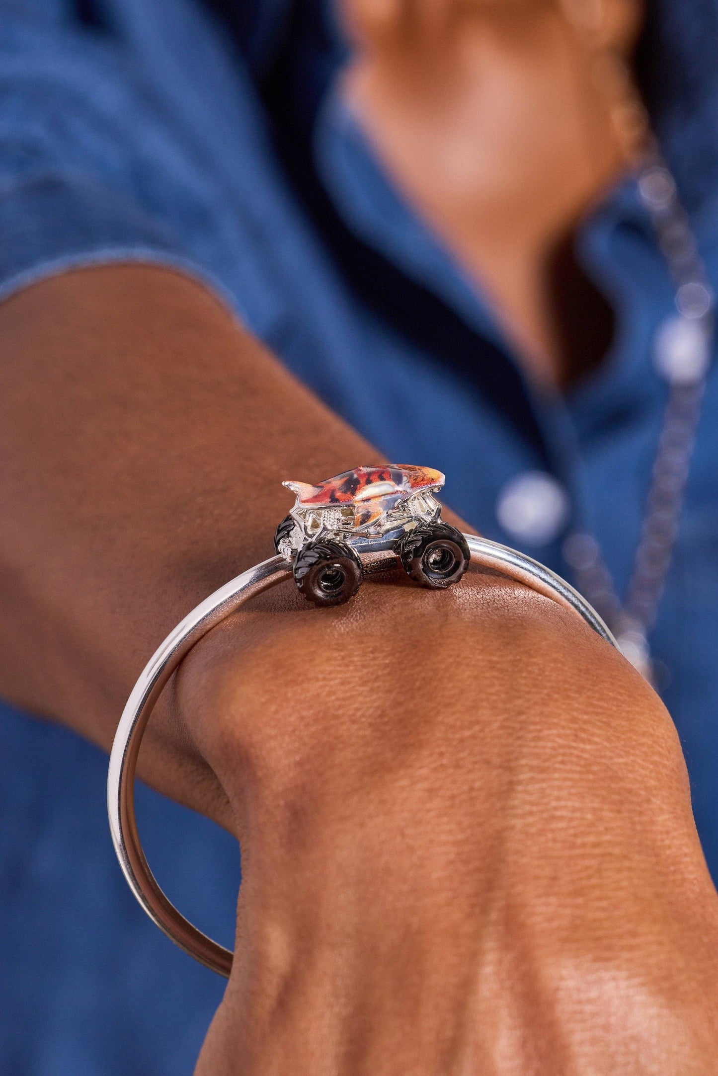 Hot Wheels™ Tiger Shark Monster Truck Moveable Cuff: Silver