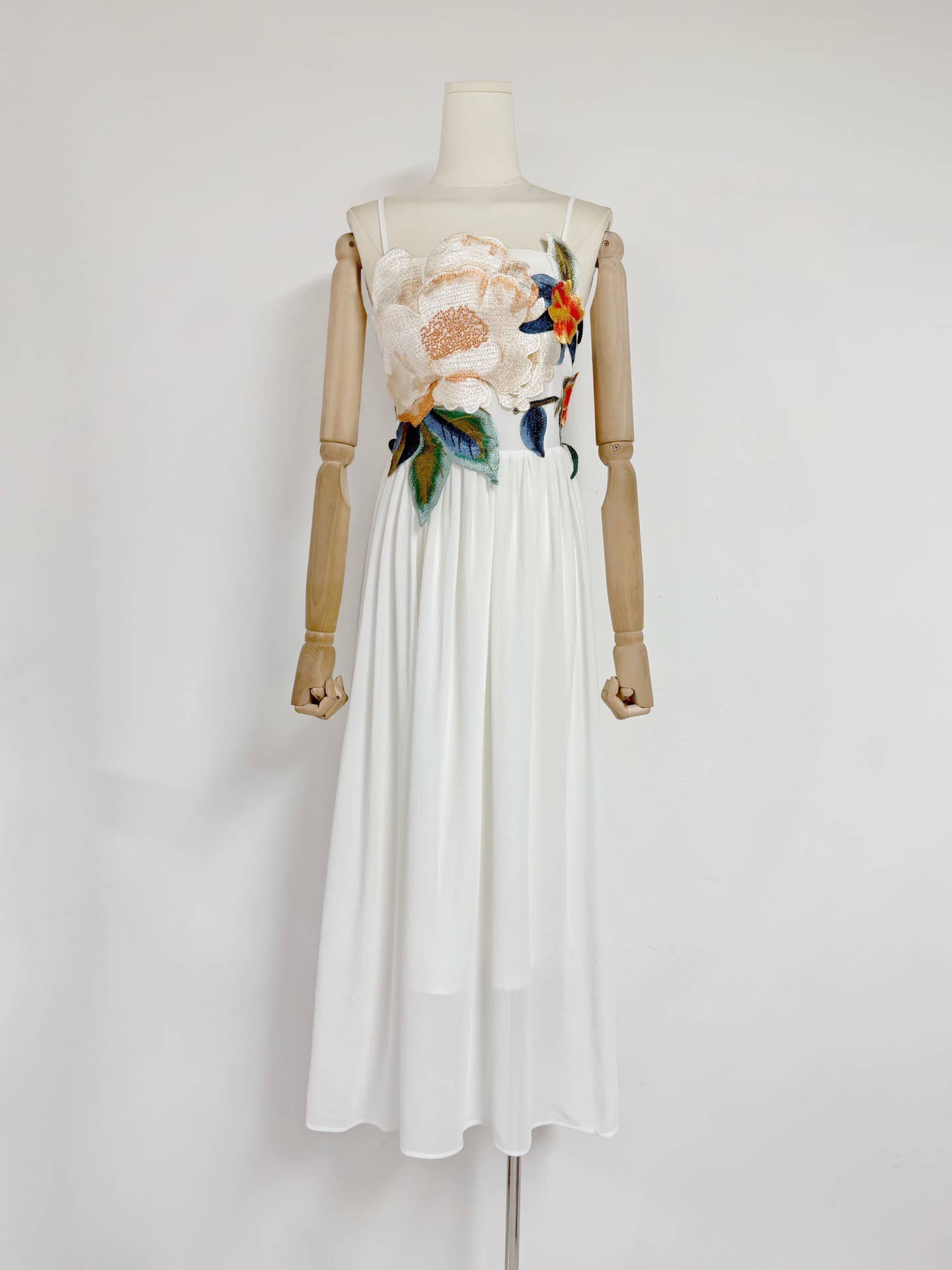 DR533Y Elegant Summer Embroidered 3D Floral Suspender Dress: Blue / English / L