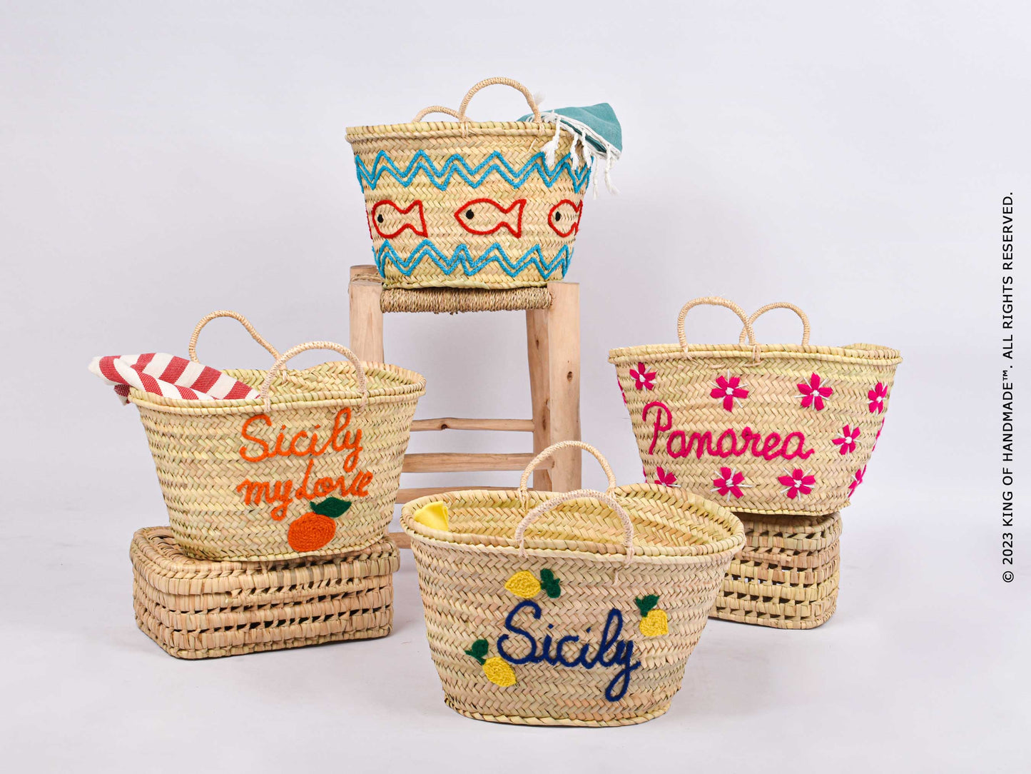 Straw Bags  |    Custom tote With Motif