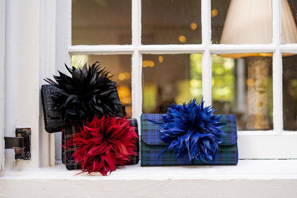 COCO - Feather Clutch- WS: Black / Hot Pink