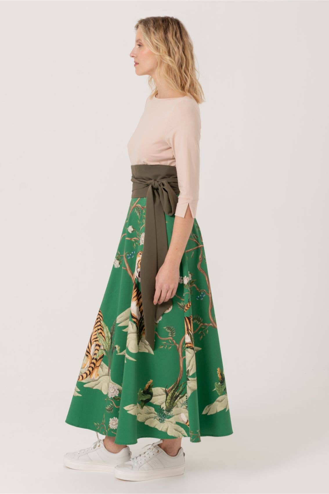 Maxi skirt with tiger print green: L