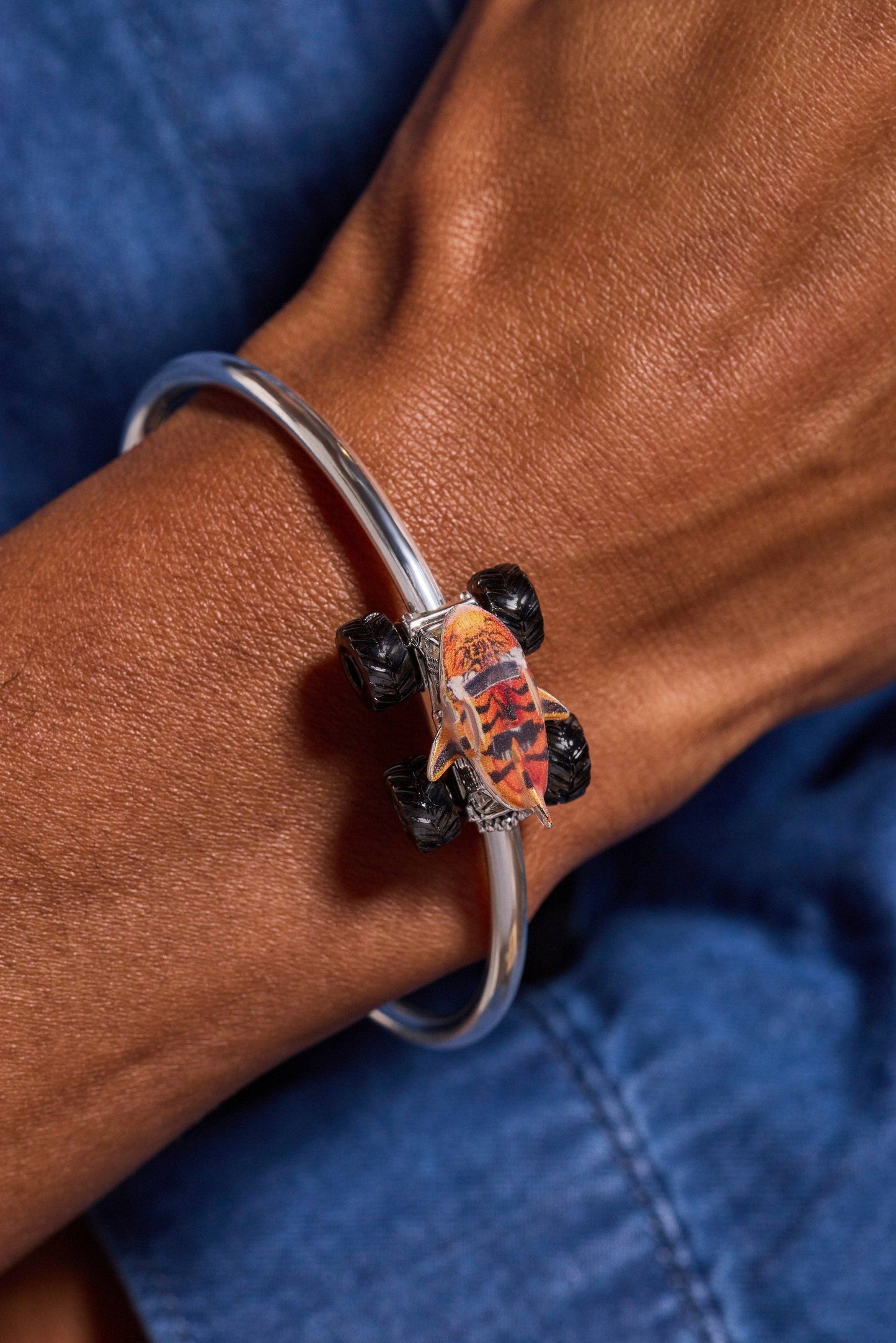 Hot Wheels™ Tiger Shark Monster Truck Moveable Cuff: Silver