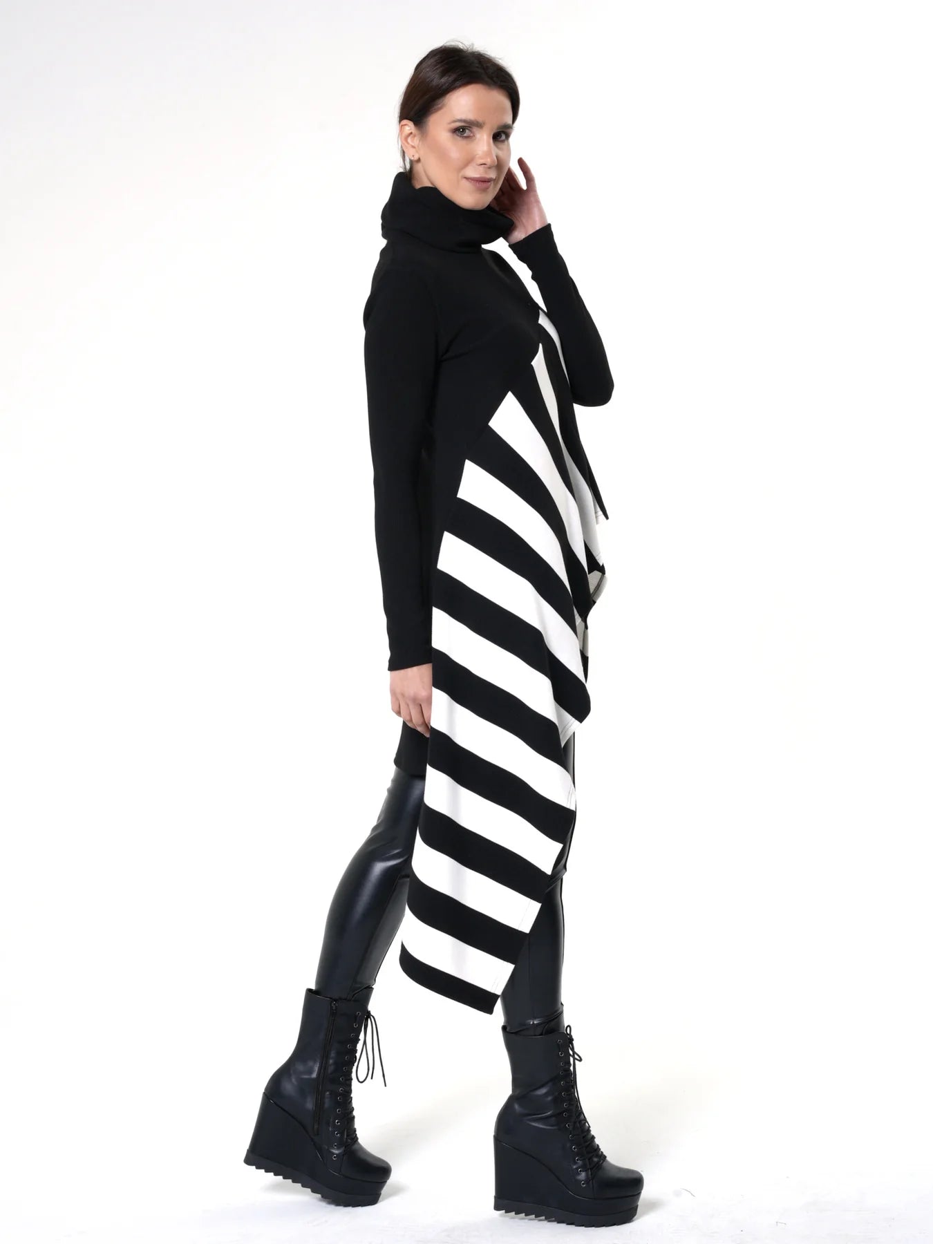 Metamorphoza   |   Asymmetric Striped Tunic In Black and White
