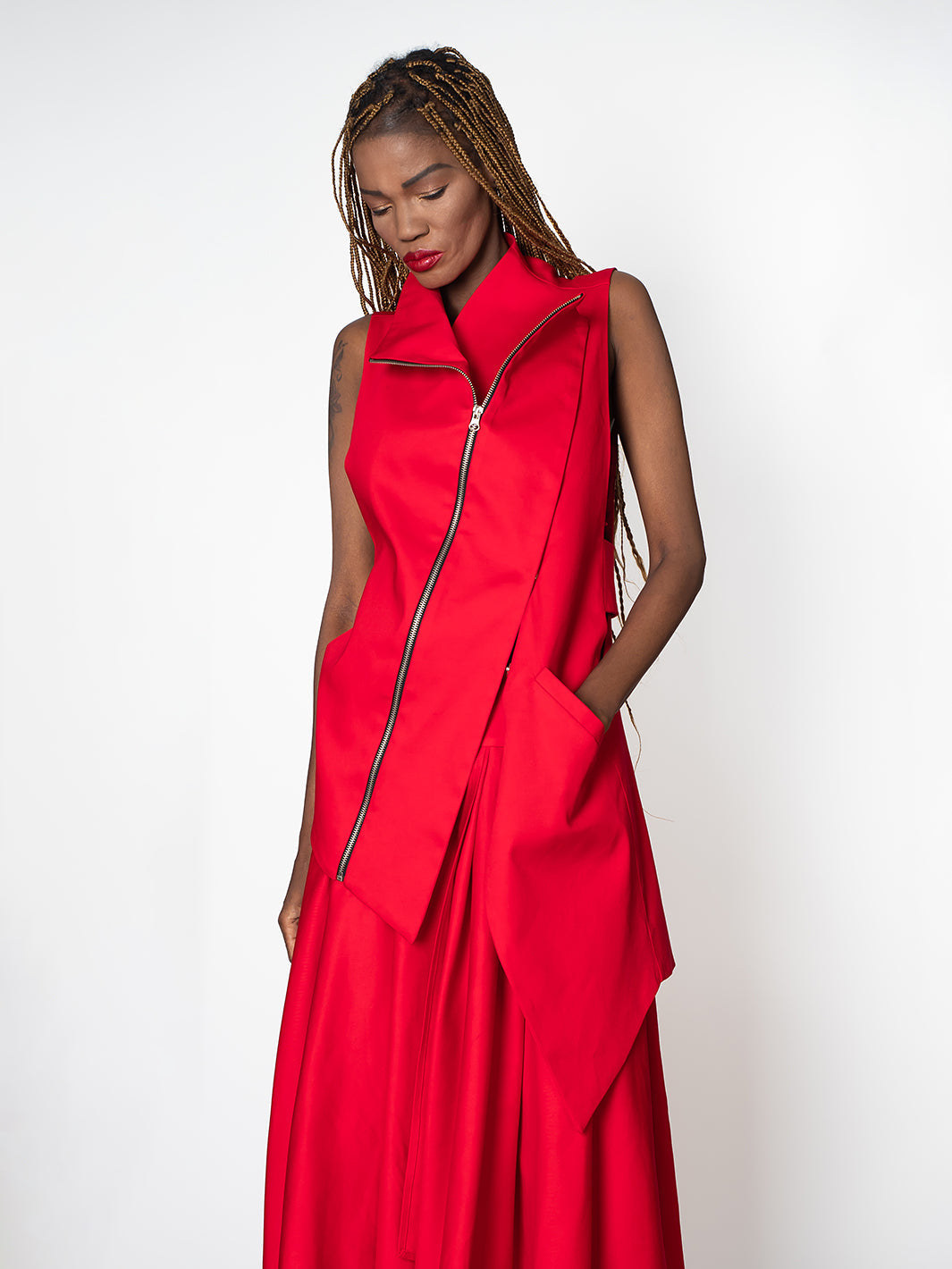Metamorphoza   |    Elegant Zipper Vest In Red