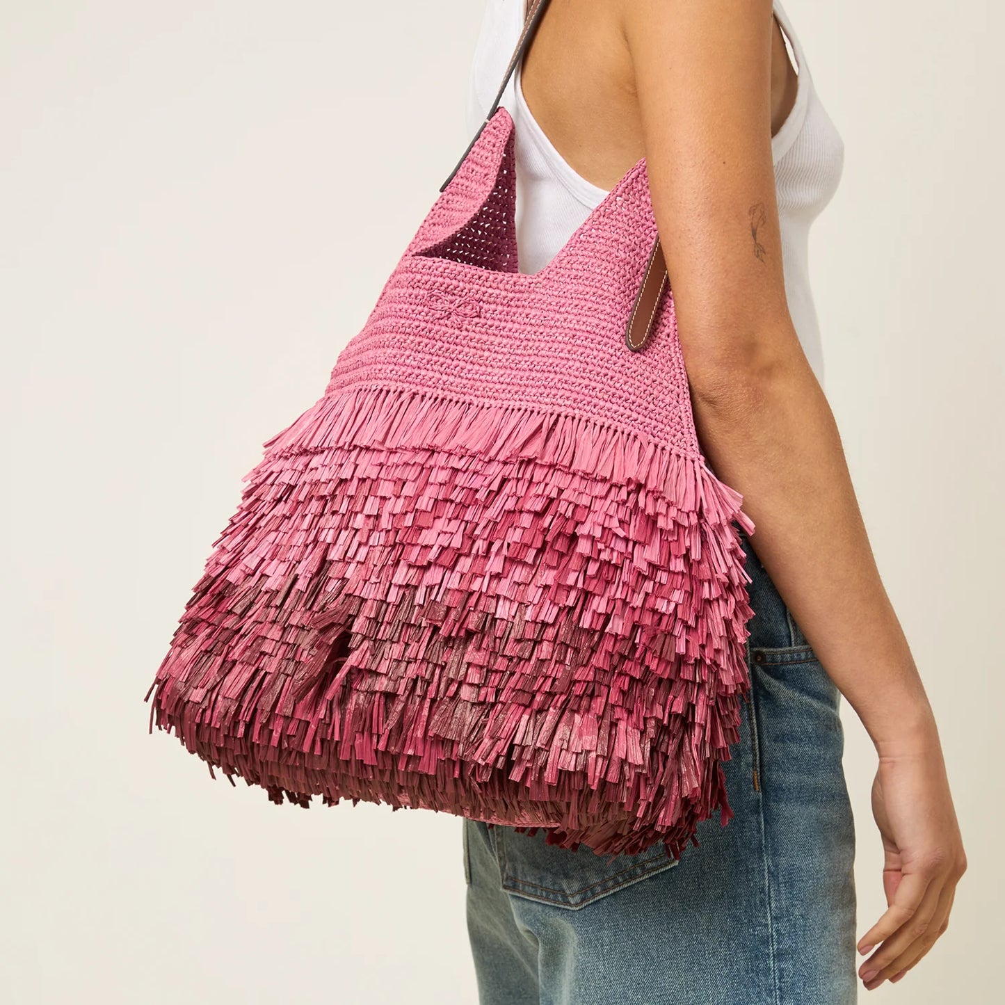Anya Hindmarch   |    Dégradé Shag Raffia Bag (Pink, Green)