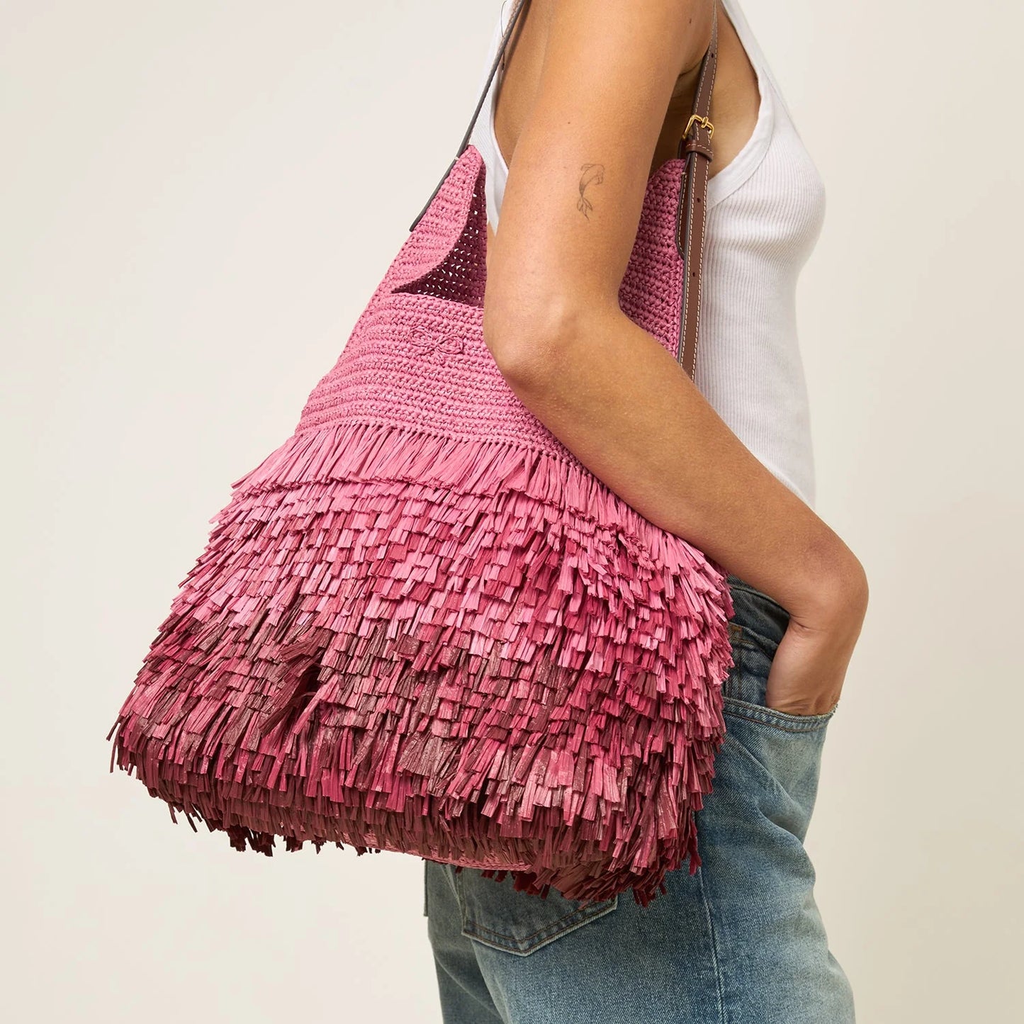 Anya Hindmarch   |    Dégradé Shag Raffia Bag (Pink, Green)