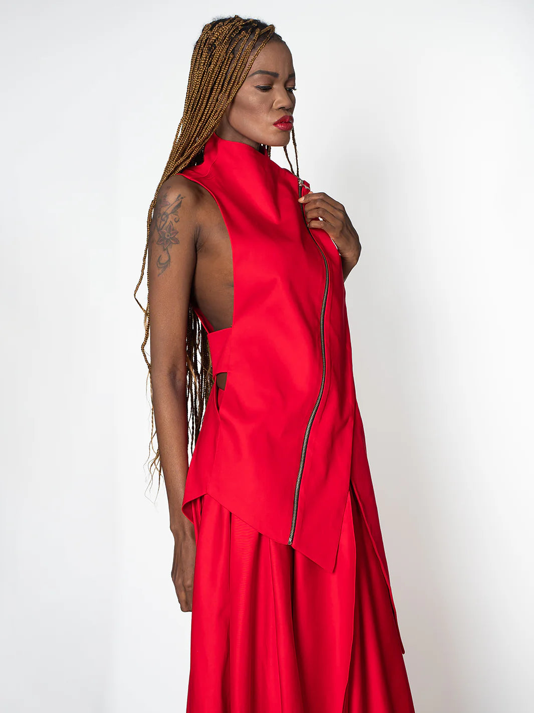 Metamorphoza   |    Elegant Zipper Vest In Red
