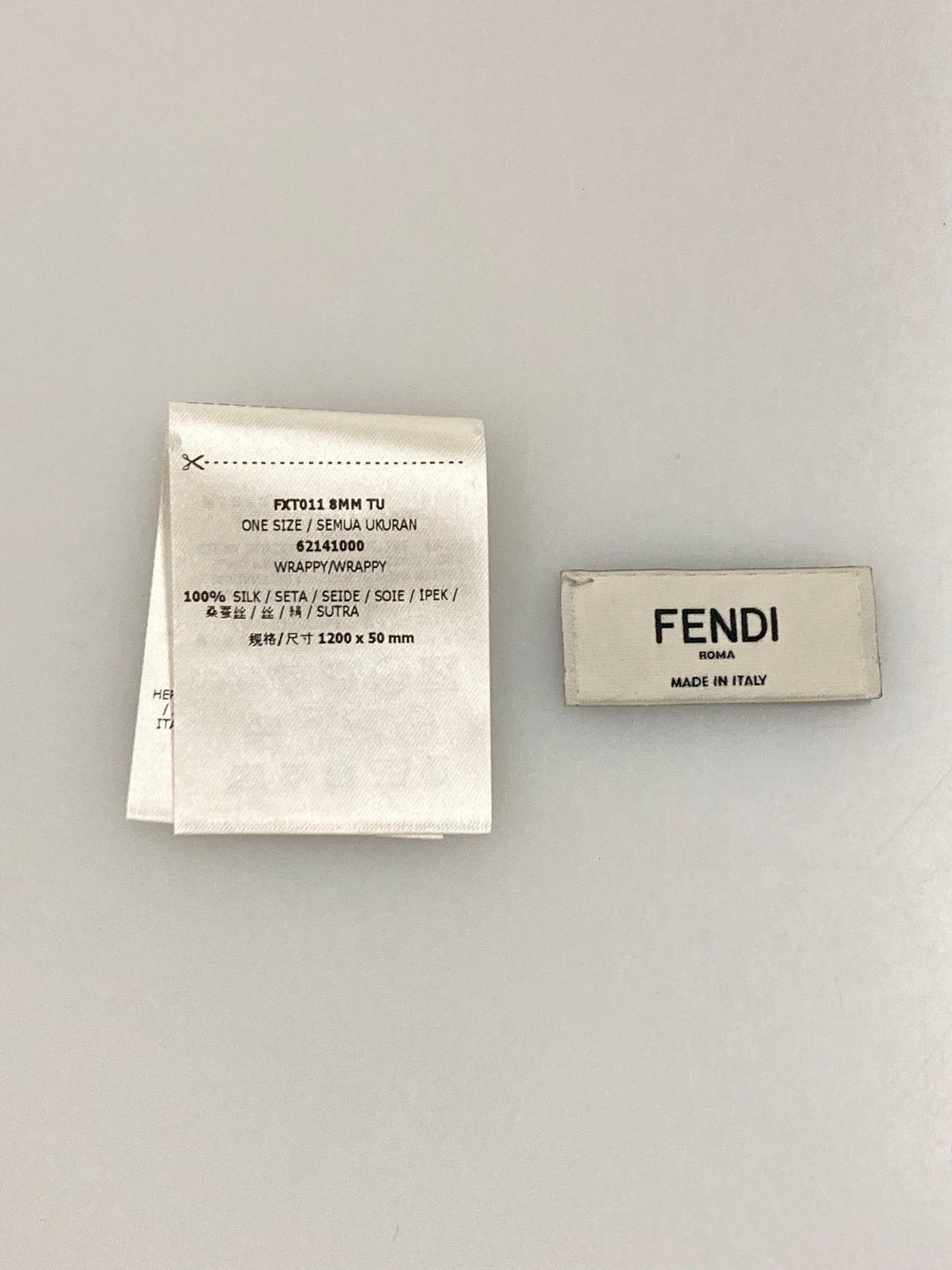 Fendi   |    Bandeau Red Gray,Silk