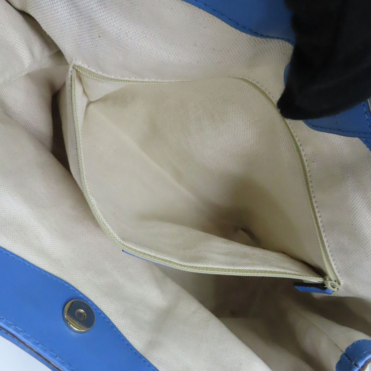 Gucci   |    Sukey Tote Medium, GG Canvas