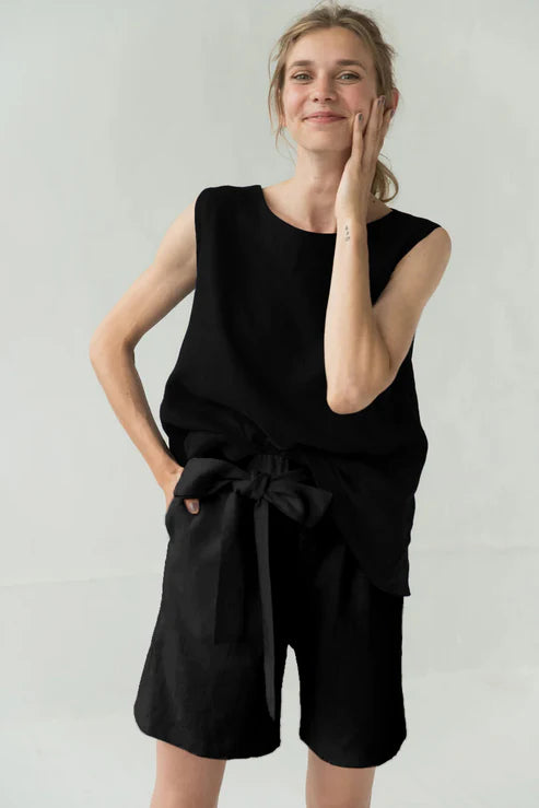 Le Muse   |    High waisted linen shorts