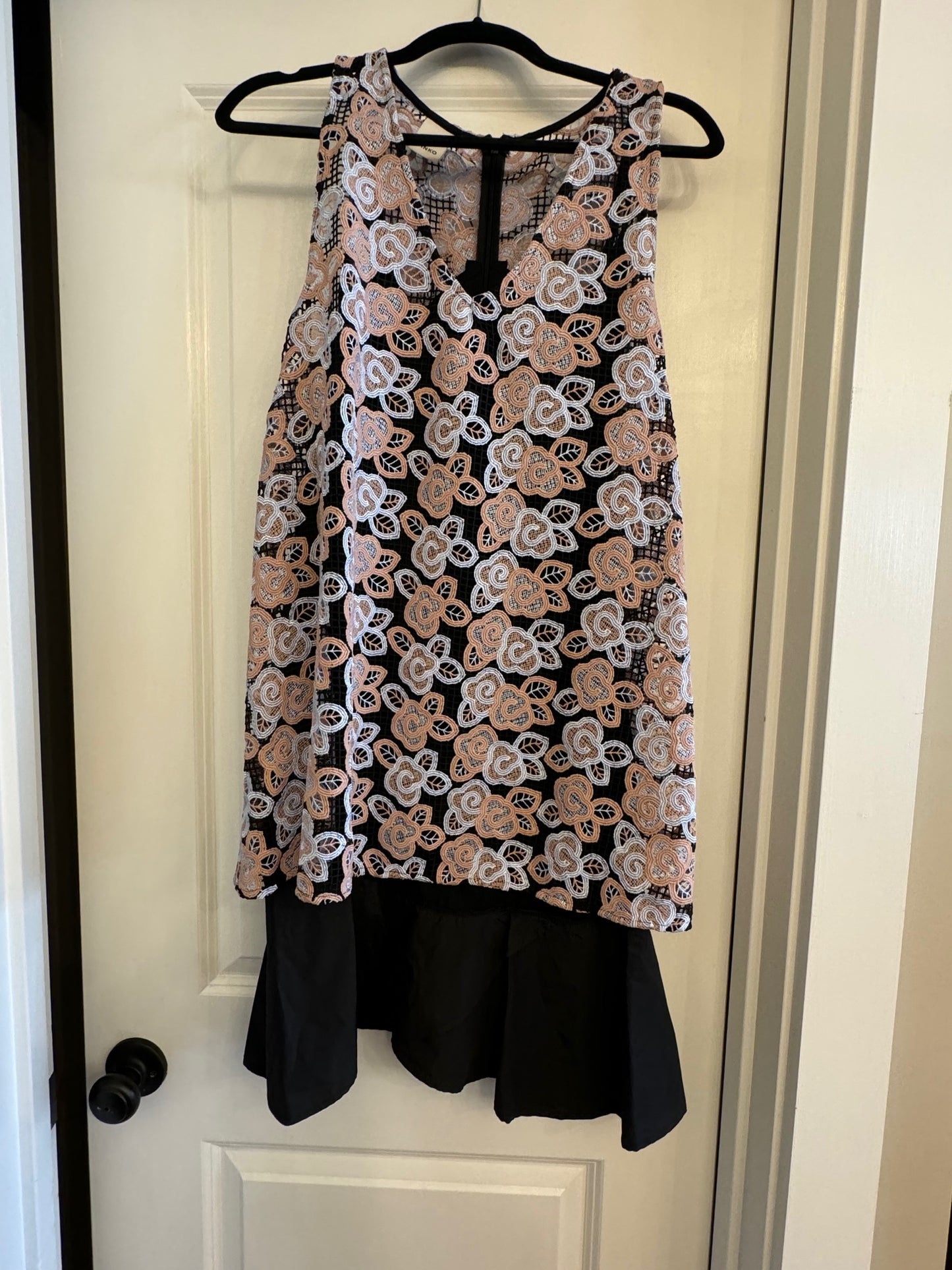 Pinko   |     Vintage Embroidered Lace Dress