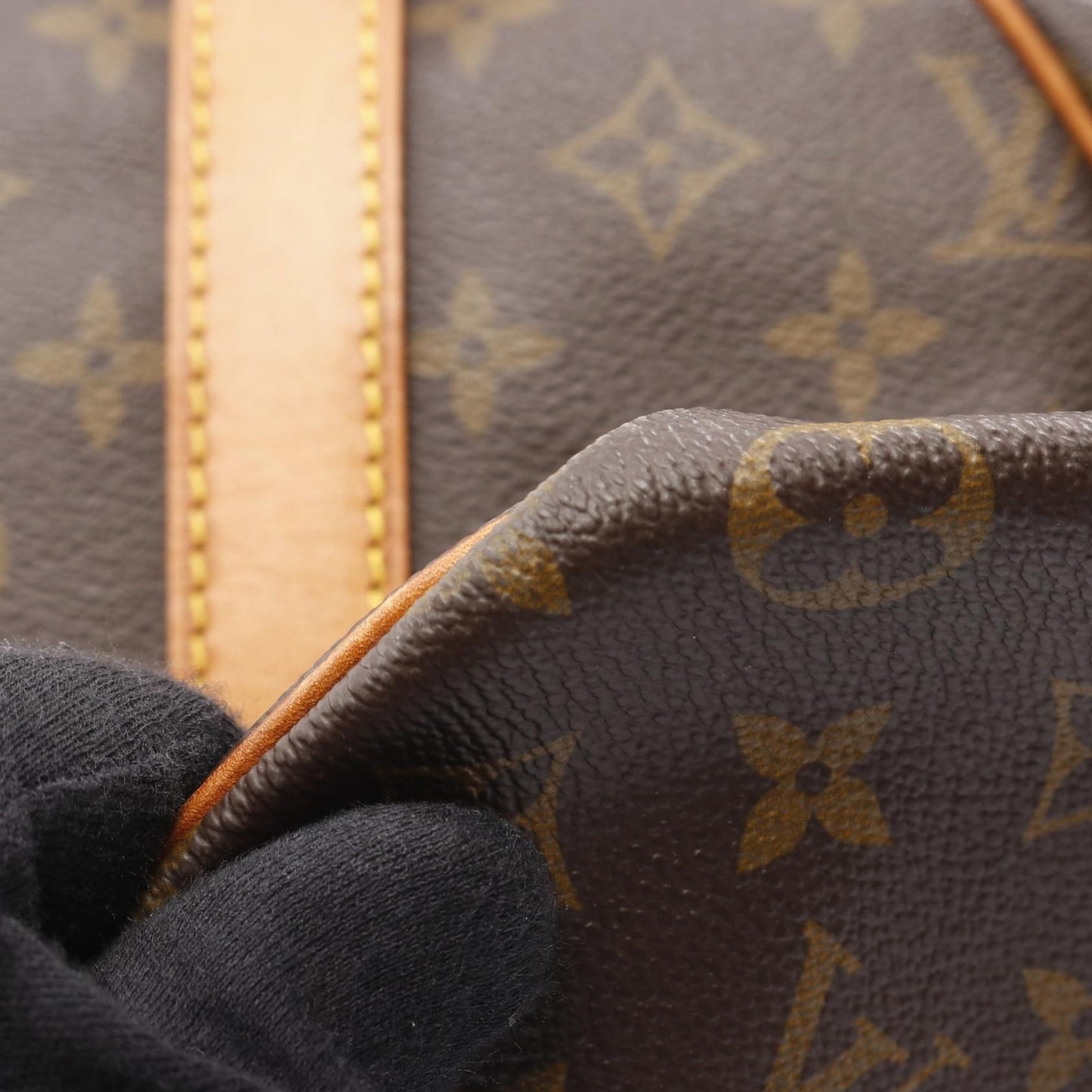 Louis Vuitton   |    Keepall Bandouliere 50, Monogram