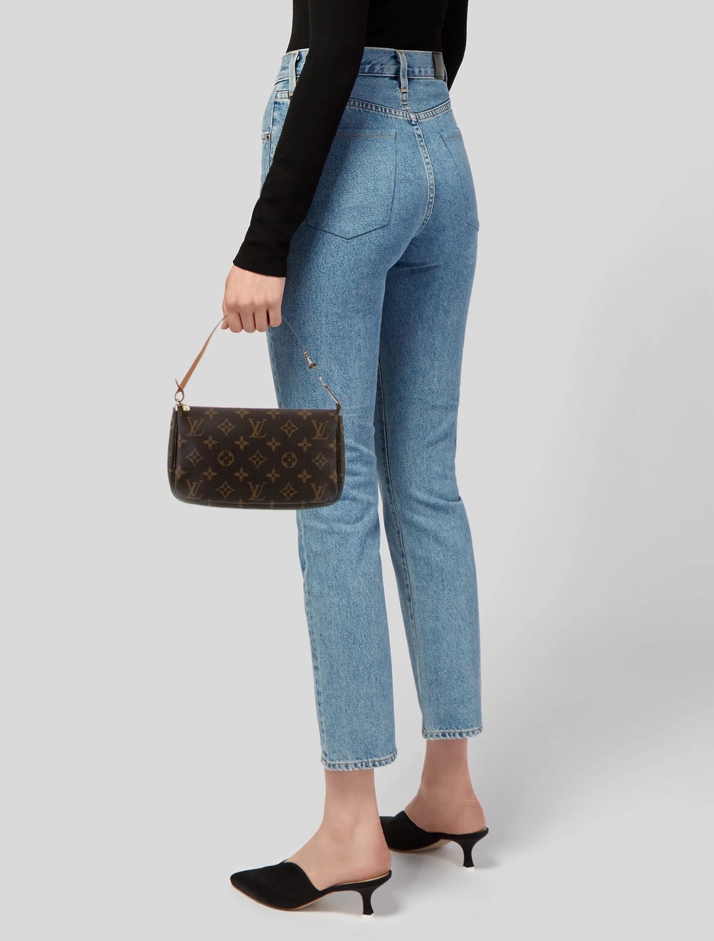 Louis Vuitton   |    Monogram Pochette