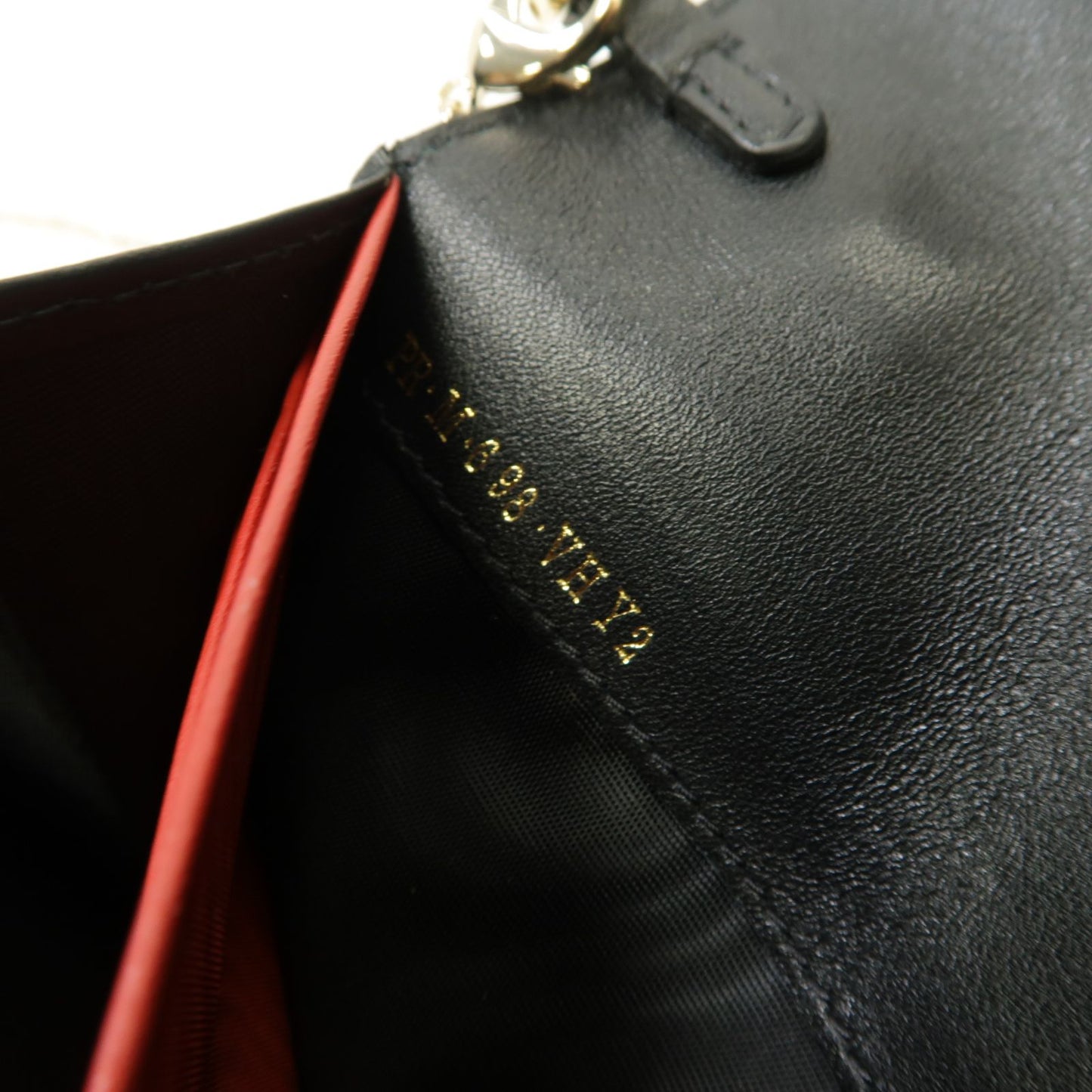 Valentino   |    Heart Wallet On Chain